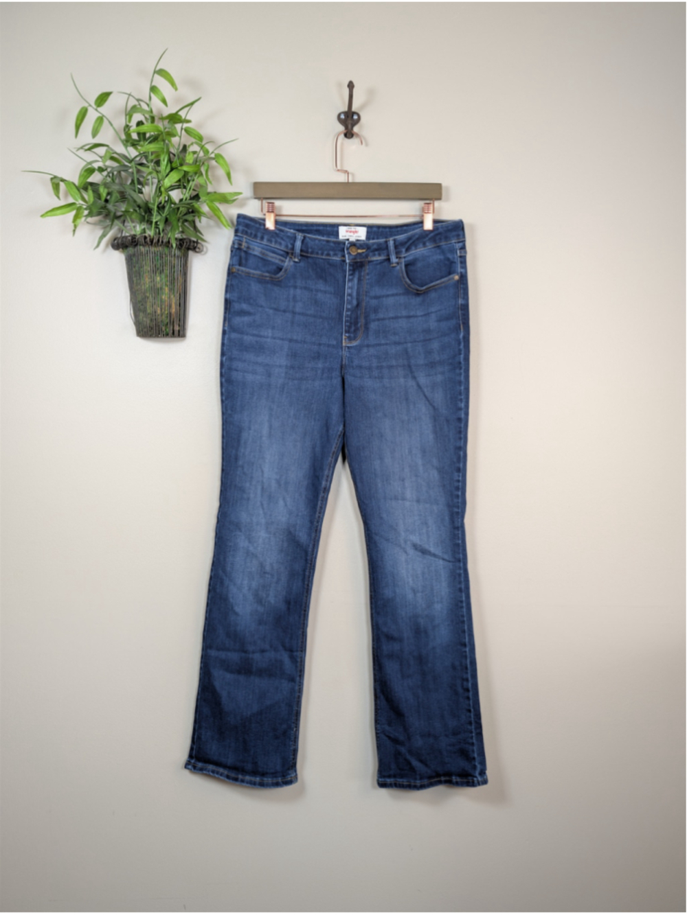 Wrangler High Rise Bootcut Stretch Jeans Size 14 Dark Wash Kick Boot Classic
